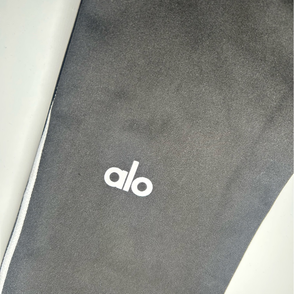 ALO Yoga Black and White Sports Set - Picture 3 of 5
